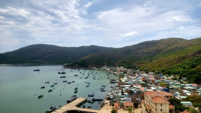 Làng chài hàng chục năm khát nước ngọt